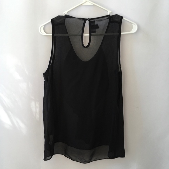 IZ Byer Cascade Front Bow V Neck Top - Picture 5 of 5